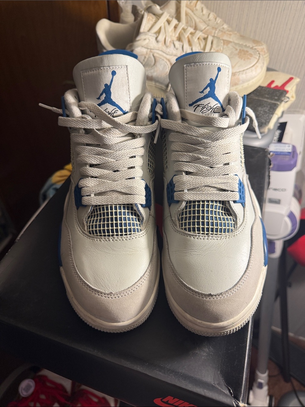 Jordan 4 - Picture 2 of 8